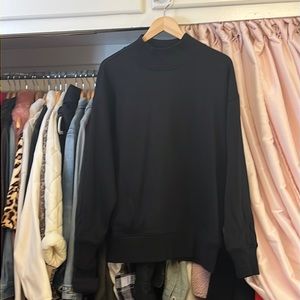 Alo Yoga Long Sweatshirt